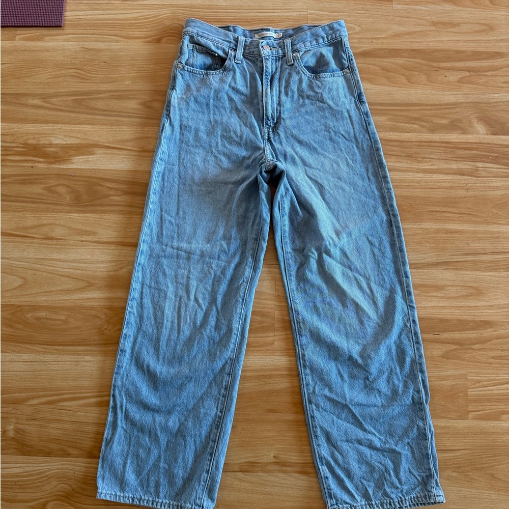 Levi’s High Waisted Straight Leg Jeans - S 27